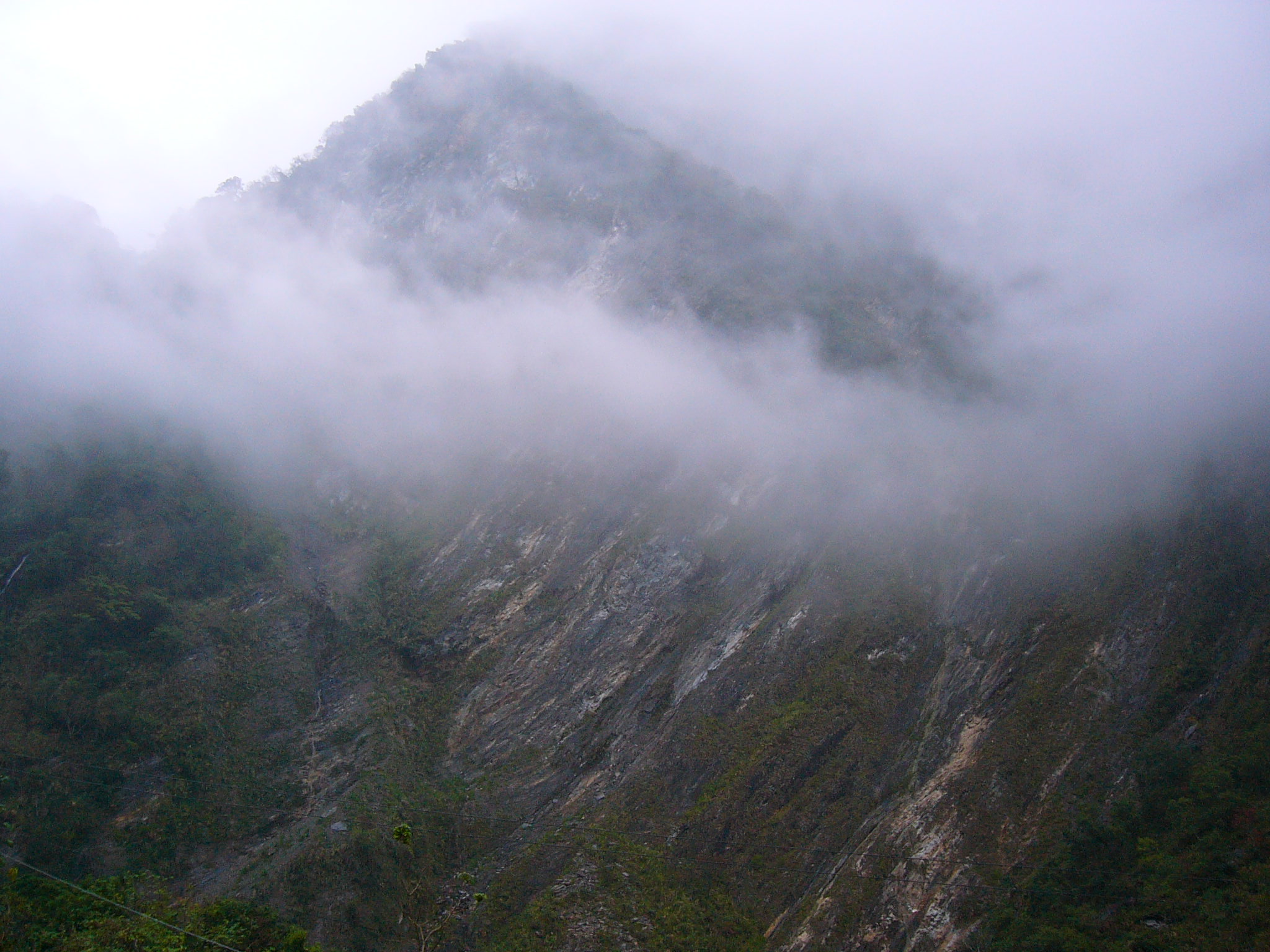 雲霧中的谷園