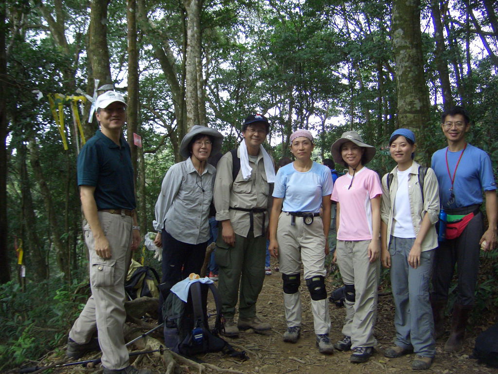 002 不同登山口出發，導致才出發就兵分兩路(神木路線)