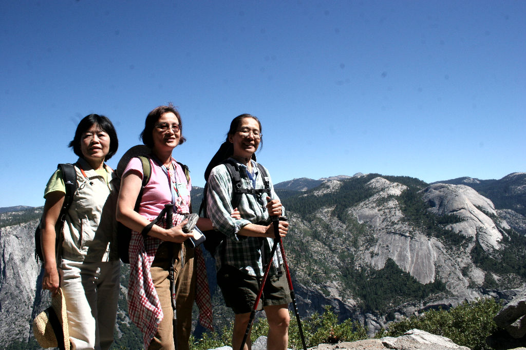 8/1 (Day5): 山社資深美女英姿 @"4 Mile Trail" 途中