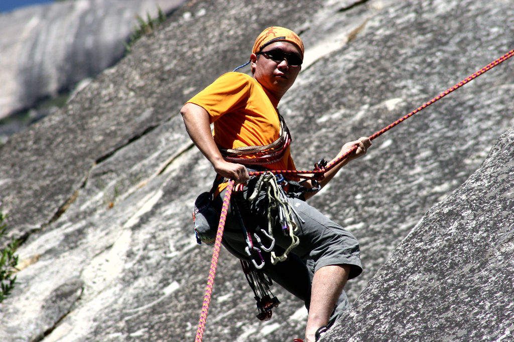 8/2 (Day6): 豬面於Yosemite 岩壁垂降英姿.