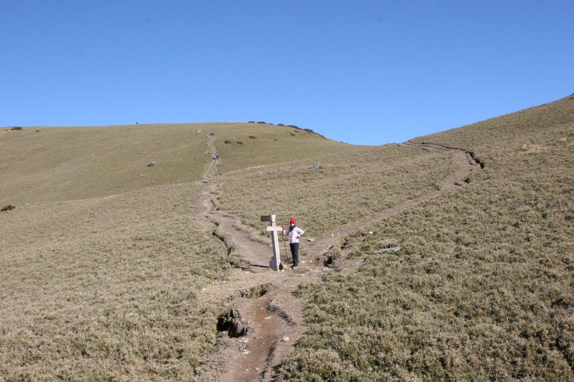 人生的三叉路口^^ (左往三叉山, 右往嘉明湖)