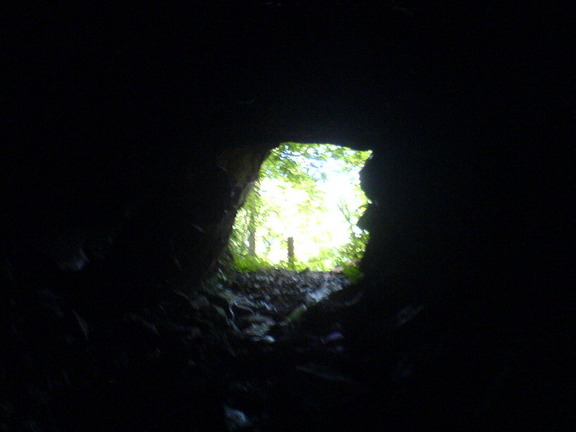 煤礦探勘山洞