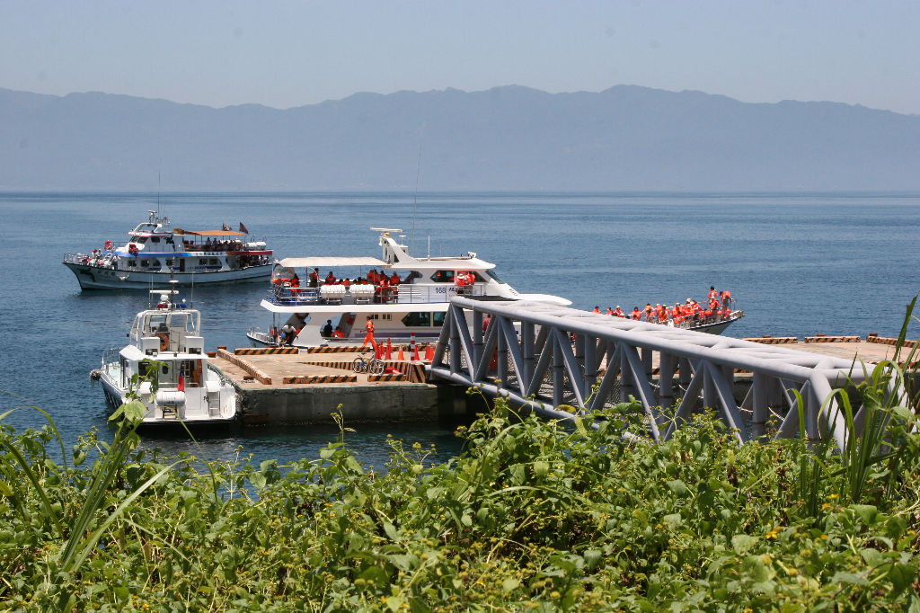 龜山島人工碼頭
