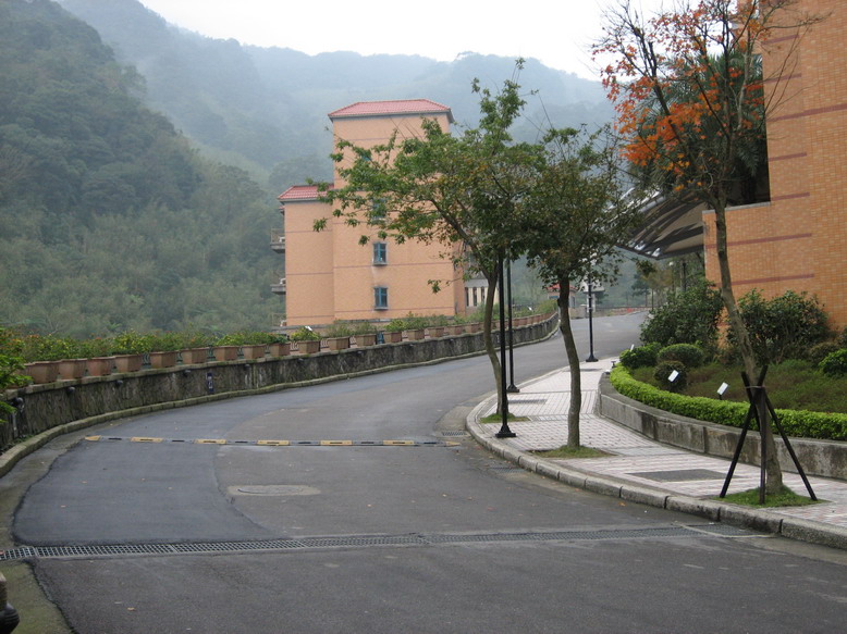 4. 慢跑賽道 -  康橋校內道路 2.5KM