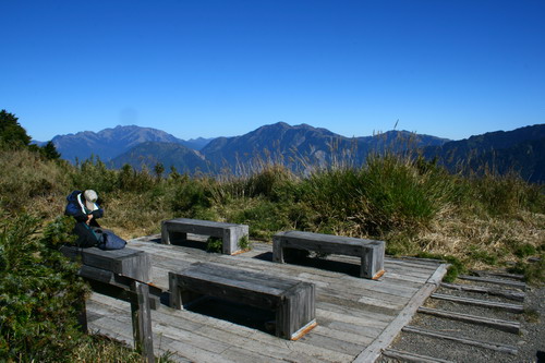 關山叉路口望玉山