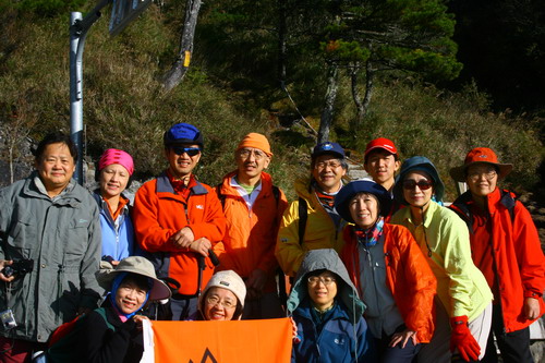 阿廣來相送，廣嫂在，腳養也沒法度