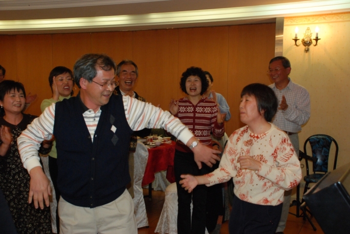 來吧情哥哥帶妳跳