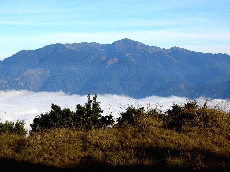 在三叉峰附近可展望南湖大山