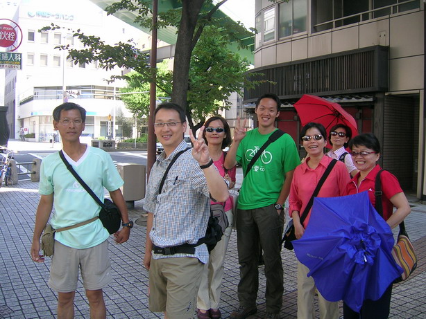 8/9：名古屋自由活動時間，有志一同，來企逛登山用品店。(一洋提供)
