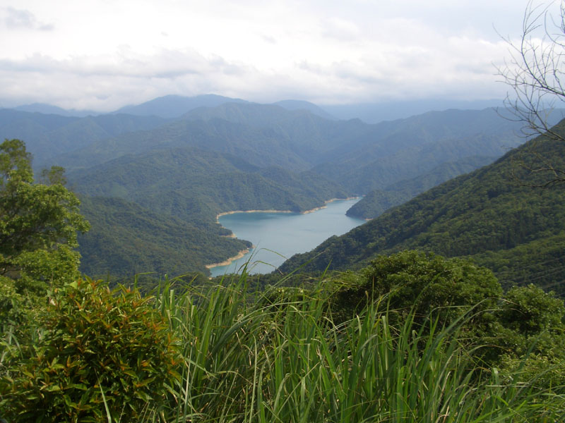 在中嶺山展望翡翠水庫