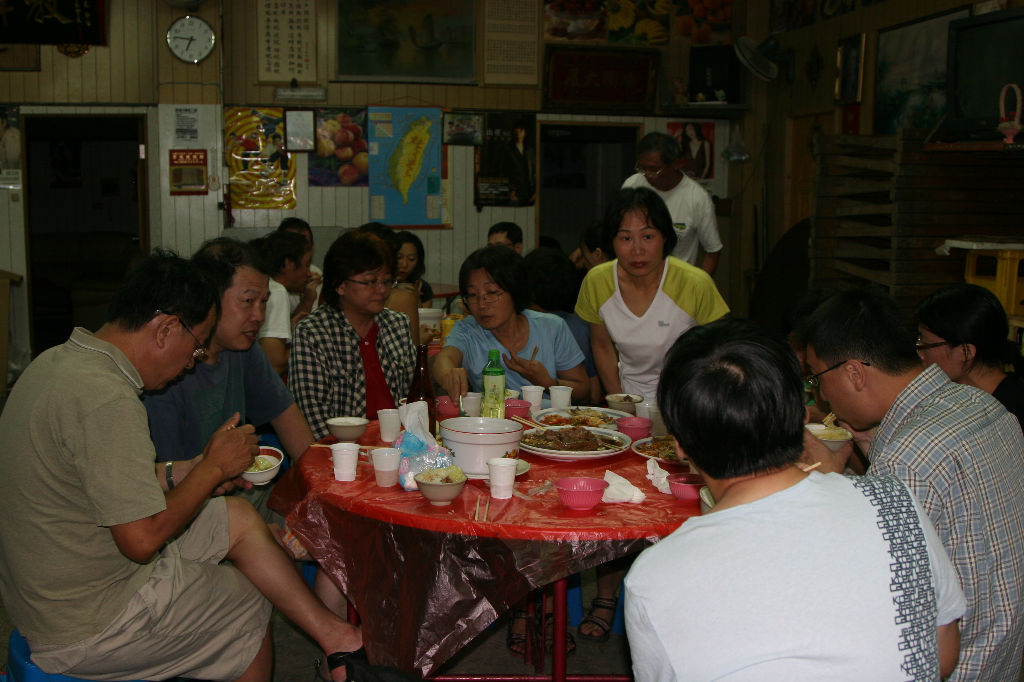 下山後, 在環山部落, 就近找一家餐廳吃晚餐, 口味還不錯啦!