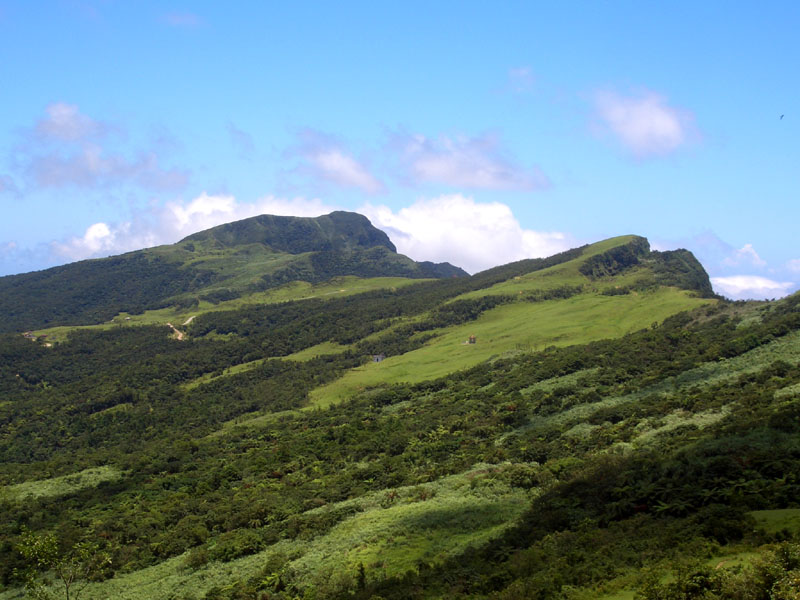 等一下就要騎遊這一遍山巒草原