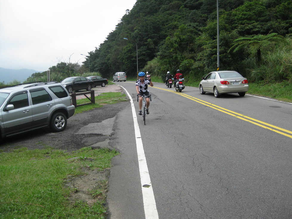 學聖與新牽的Giant小摺公路車,騎上馬槽橋.