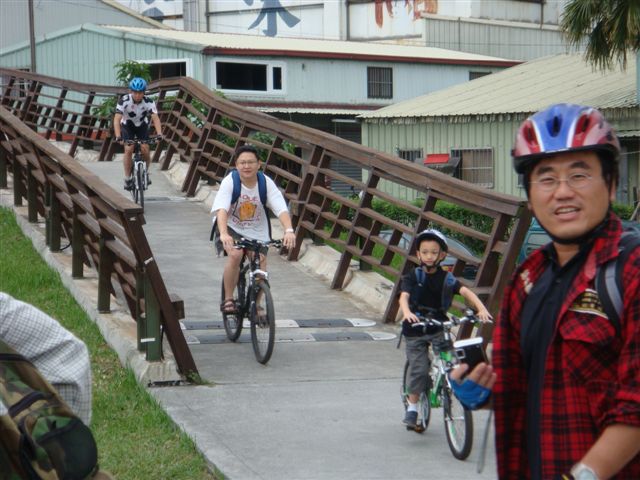 關渡橋下引道,強壯,亮光和伯安