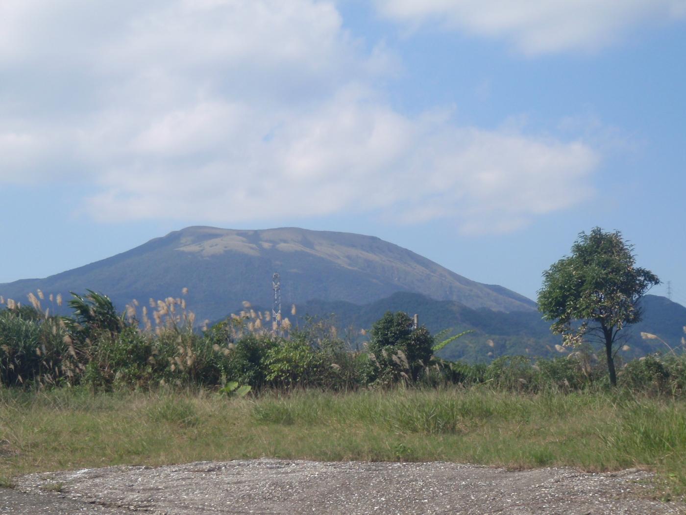 北28公路上, 碩大的磺嘴山