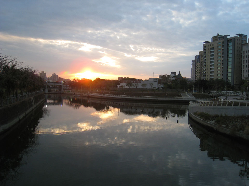 愛河晨曦
