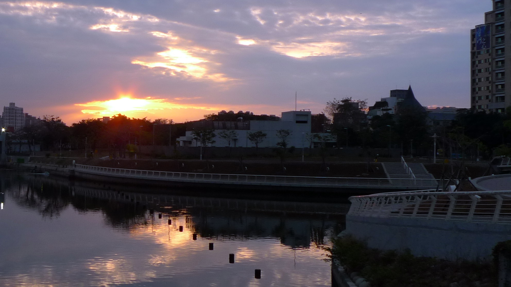 愛河的晨曦