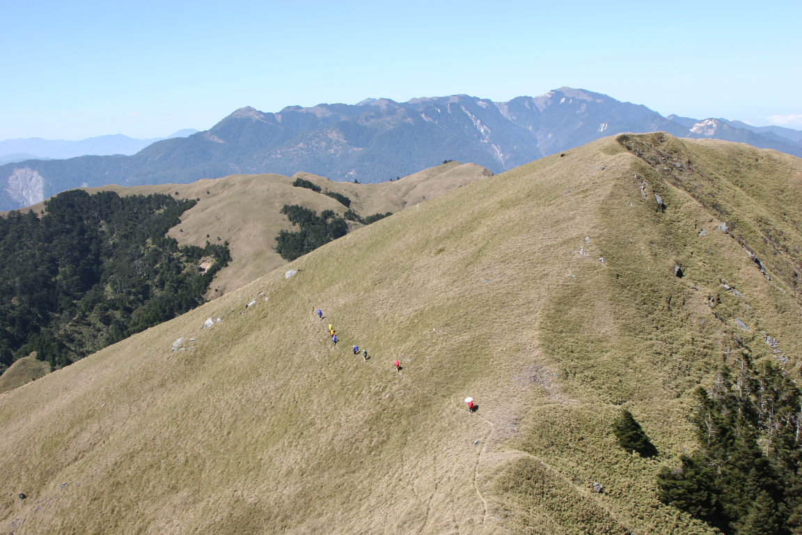 離開白石山, 續往萬里池前進!