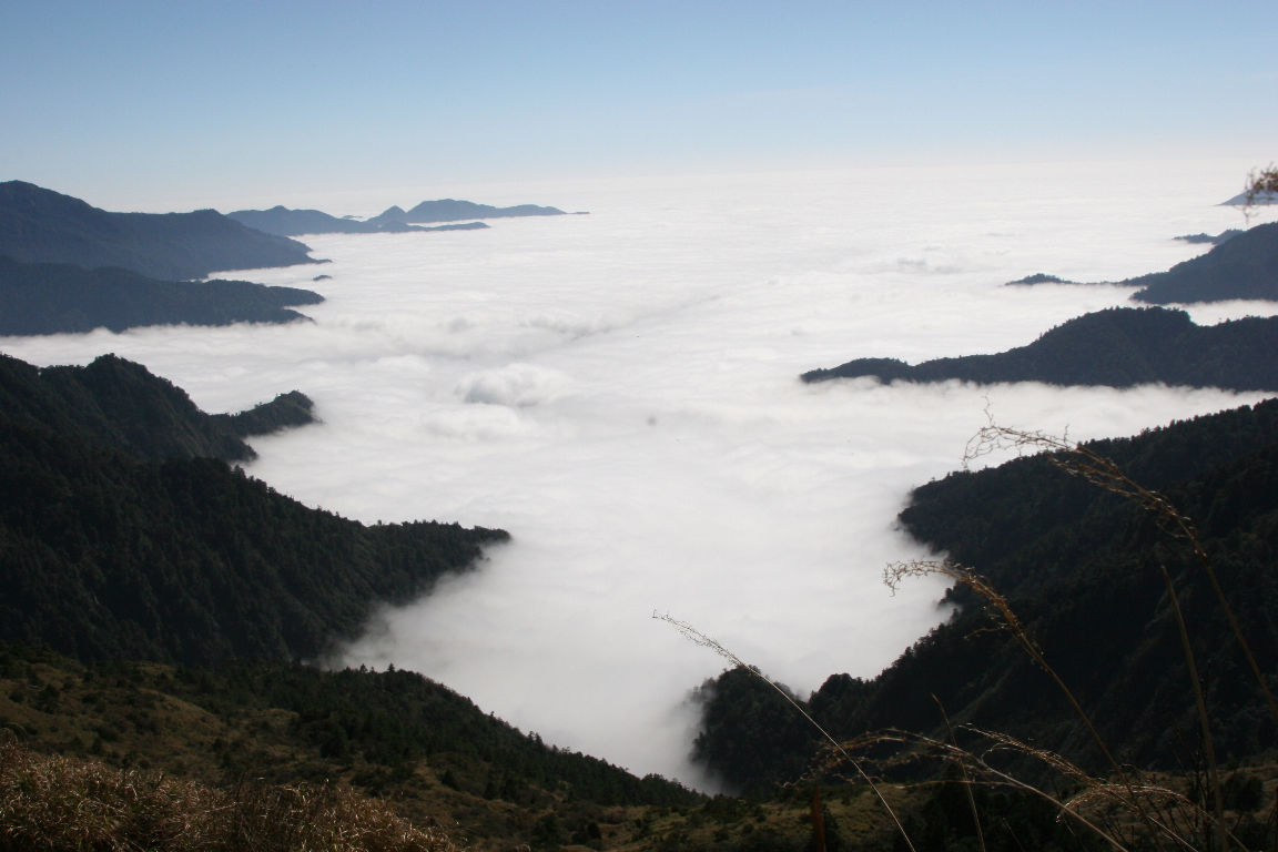 這天一直伴隨著我們的雲海美景!