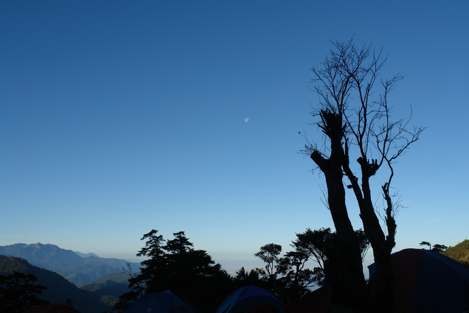 天池山莊前的早晨