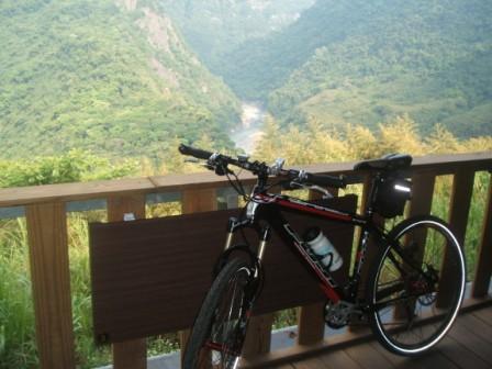 "娃吉山"景觀餐廳，餐點普普但景觀真的很棒