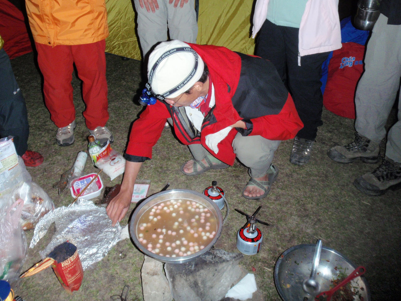 還有飯後甜湯--麻糬湯圓! 大廚山蘇說: 大家"應該"有吃飽吧! ^^
