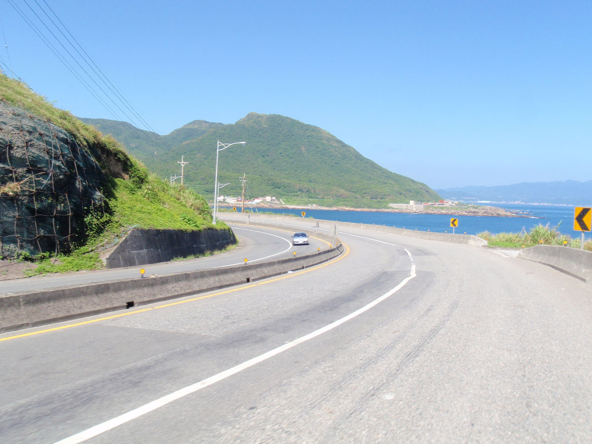 9:37am 騎經"石城-三貂角-福隆"的濱海段