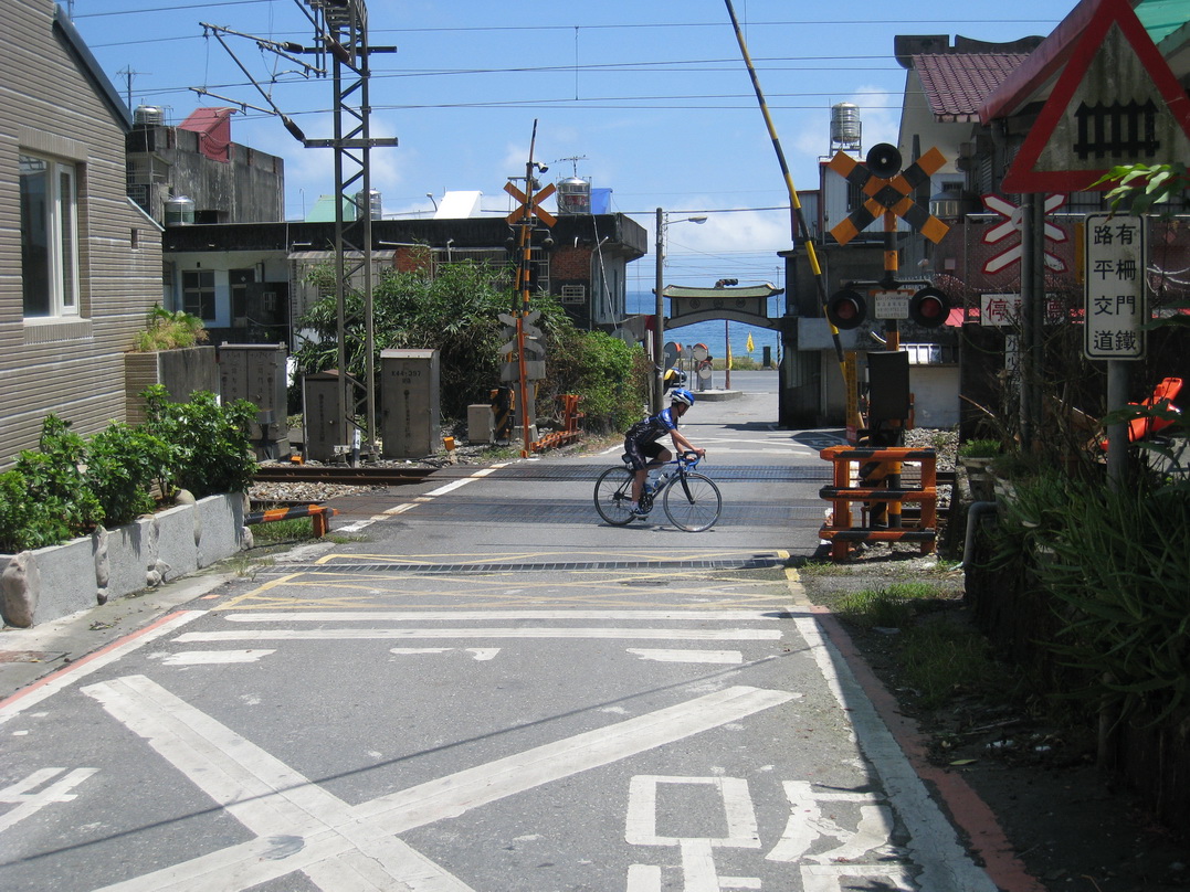 "不小心"錯過三岔坑岔路的黎明經貢寮於大溪與大家會合