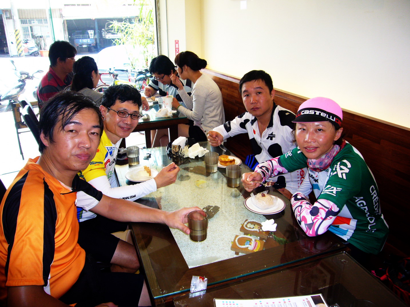 亞尼克到了