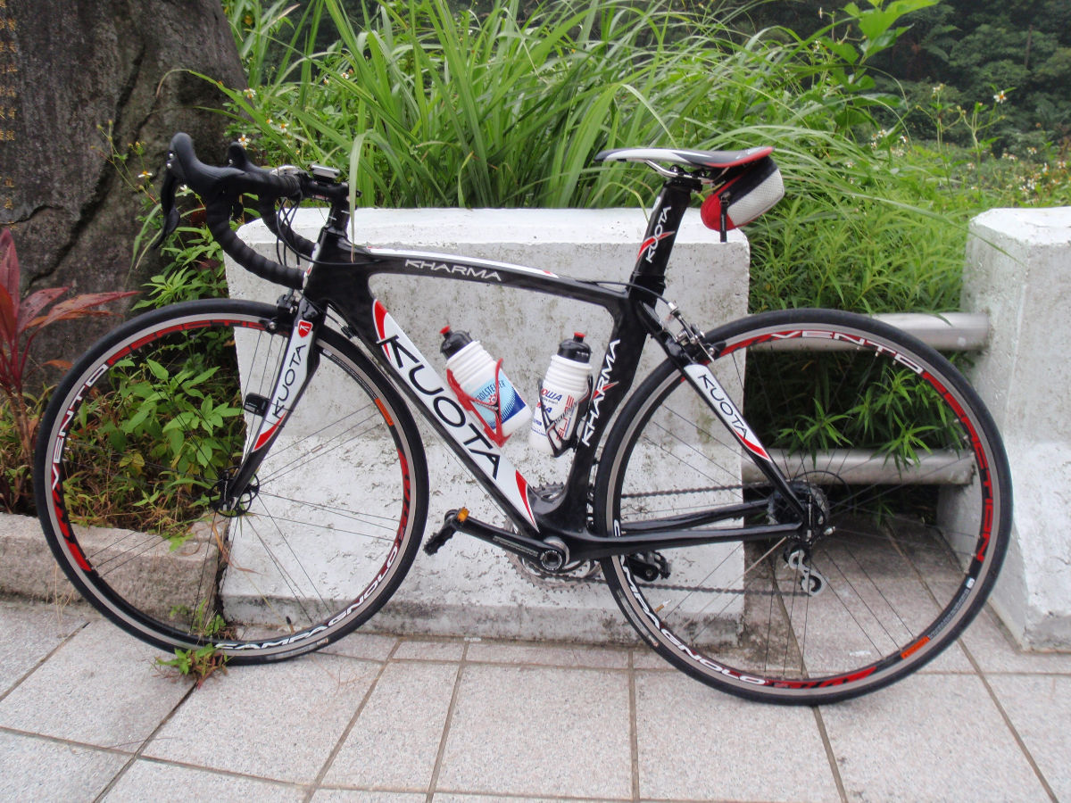 小垃圾的 KUOTA KHARMA 碳纖公路車