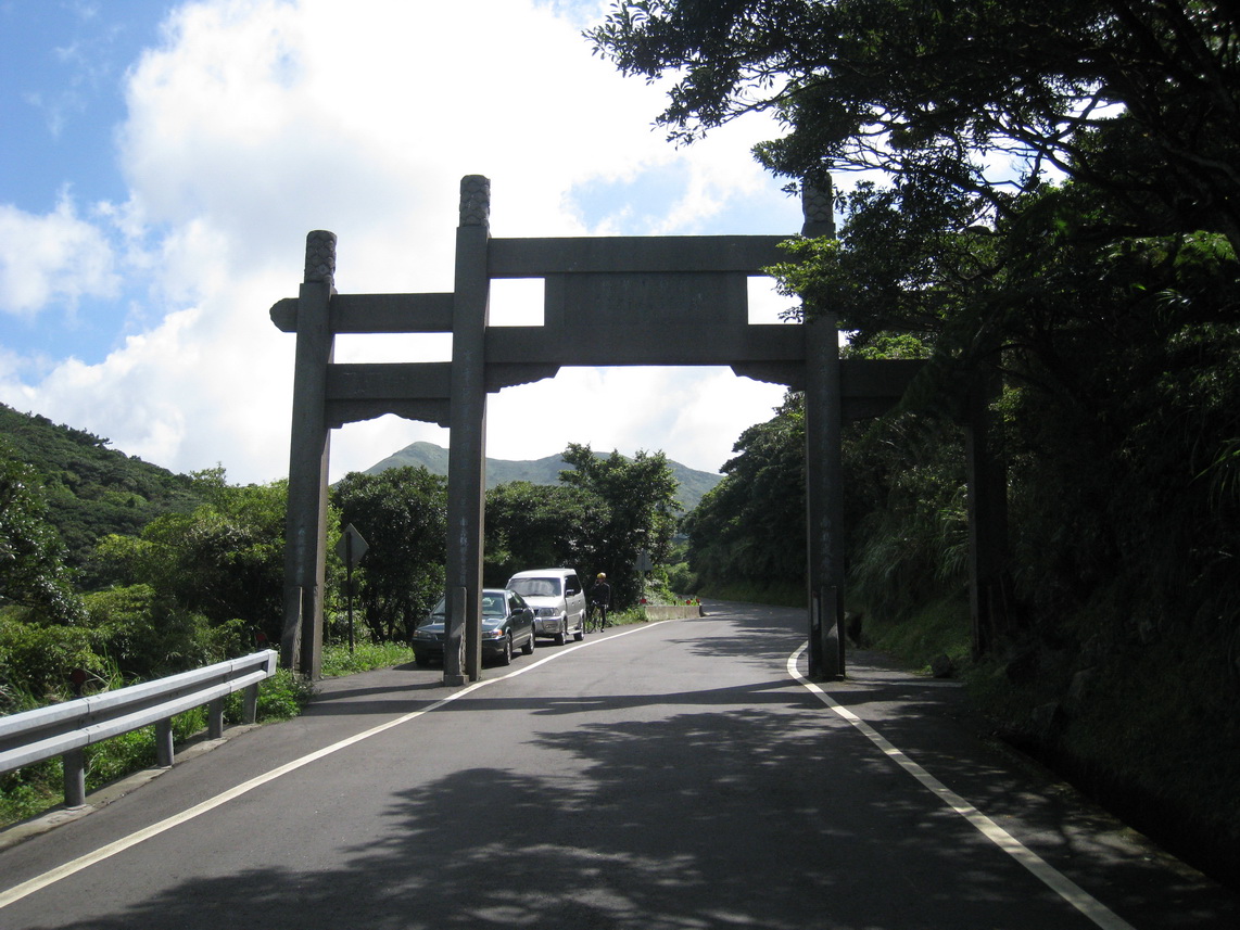 于右任墓園鳥居