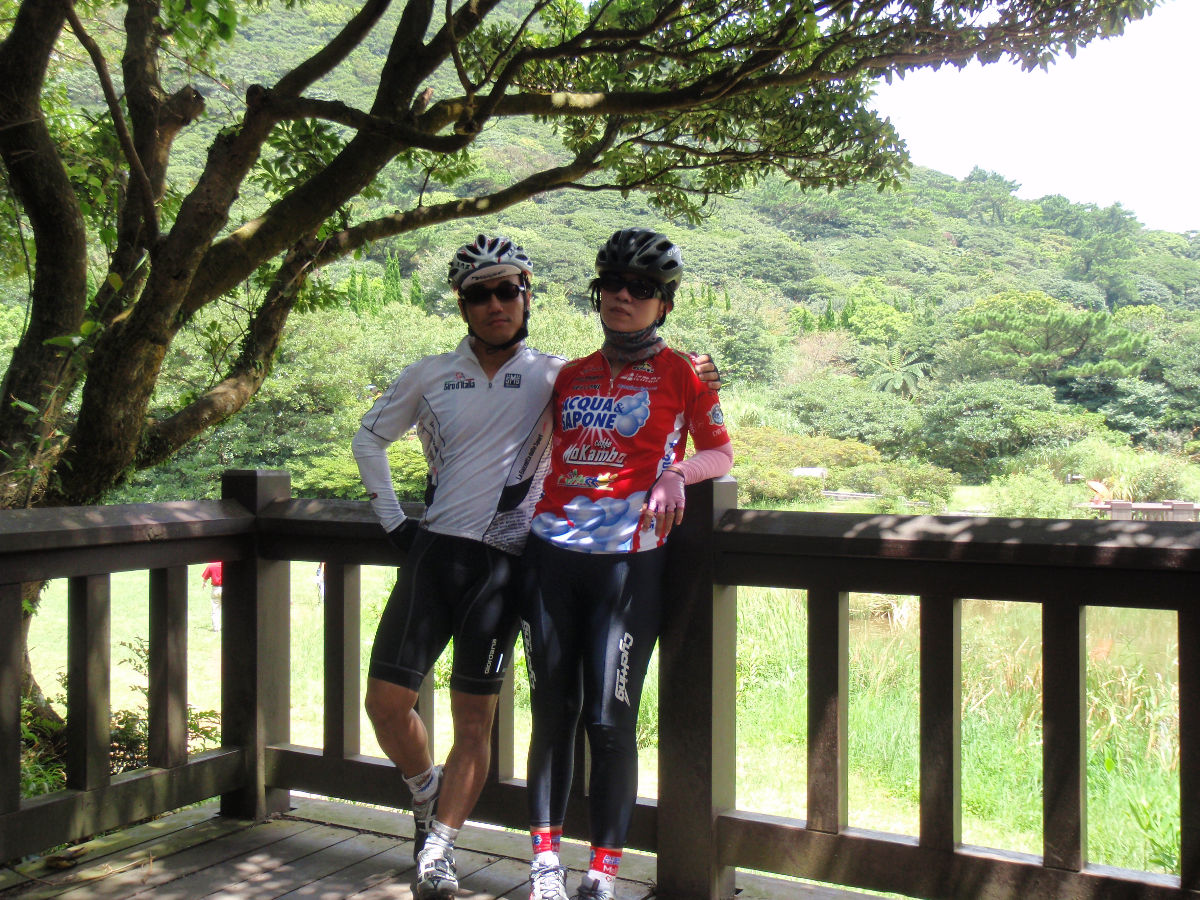 終於到了大屯自然公園, 你再往上騎試試看! ><