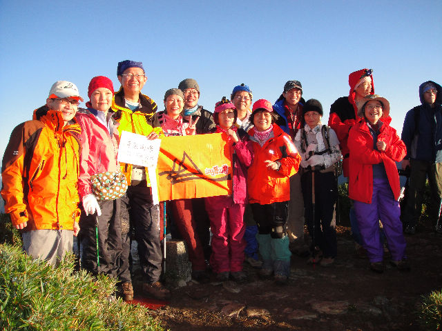 明聰領軍山谷登山會隊(阿英攝)