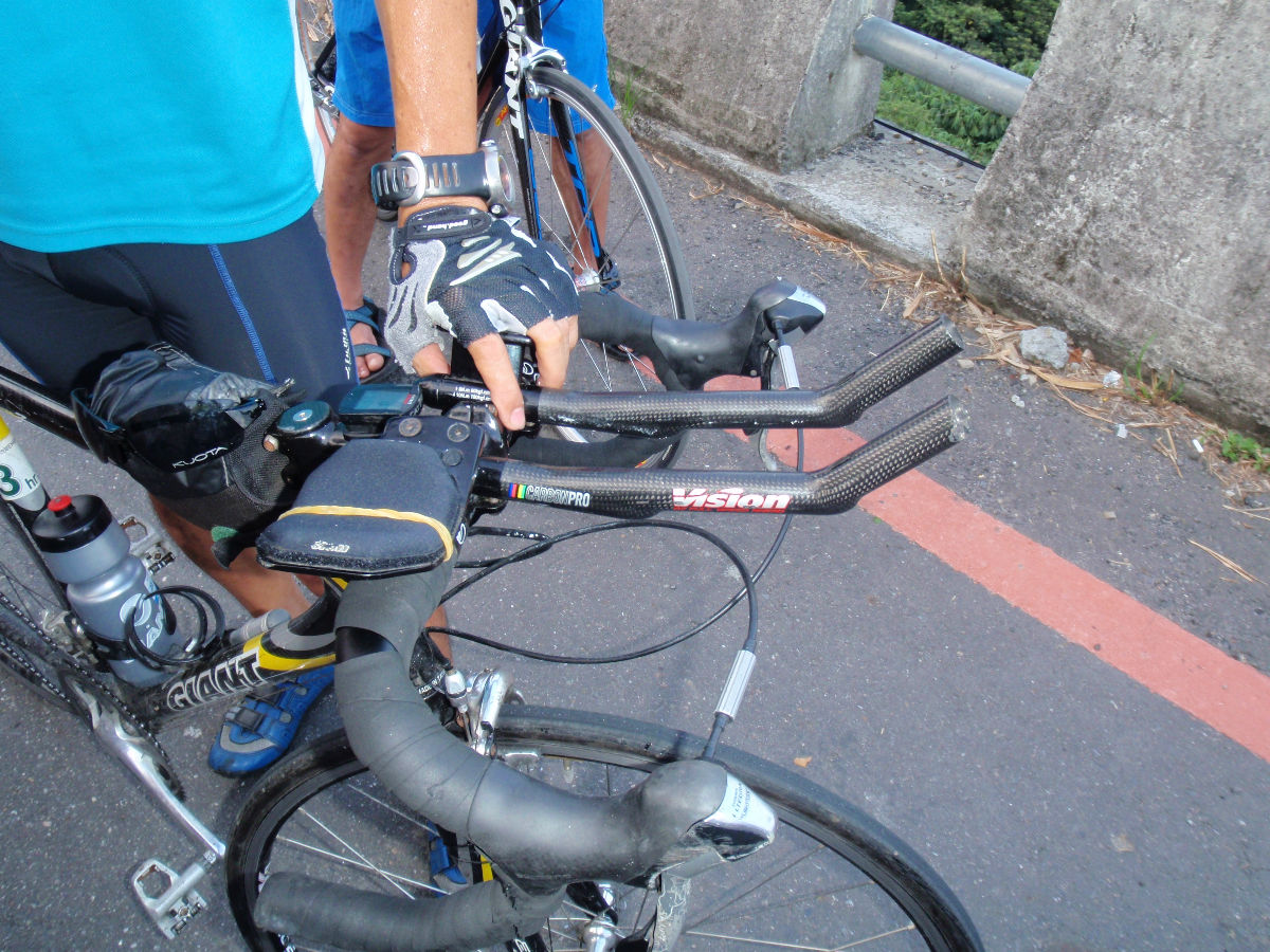 古鐵人解釋三鐵車手扶把的功能