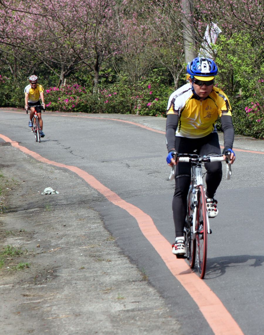 面面與輝哥虎豹潭騎車英姿
