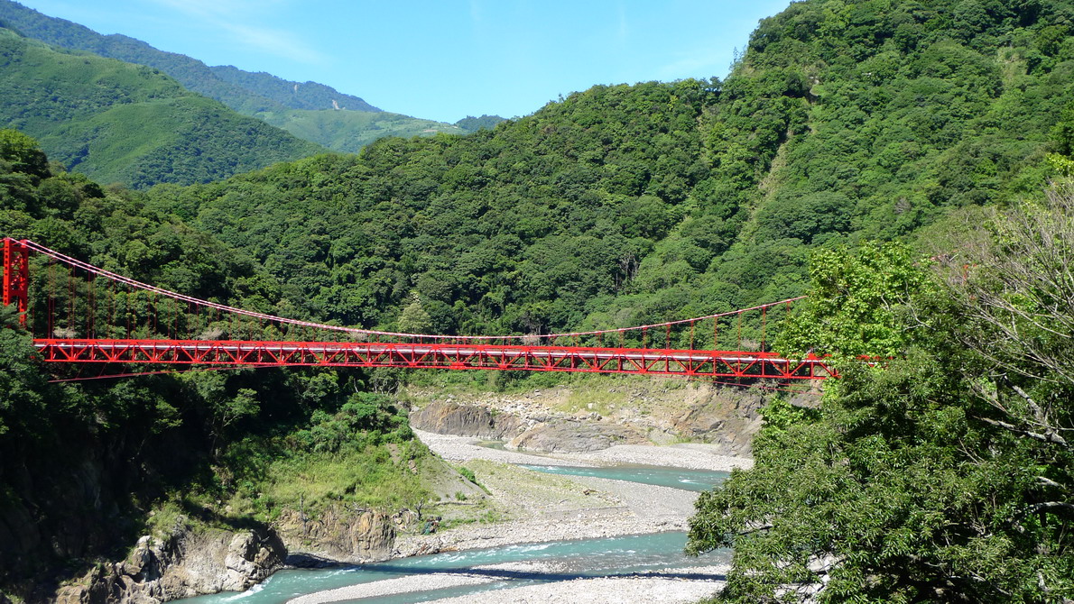 0920 抵達巴陵大橋，過去就到巴陵了