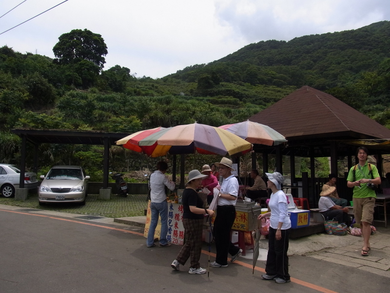 過興華派出所到石門中間的唯一補給點"青山瀑布登山口"