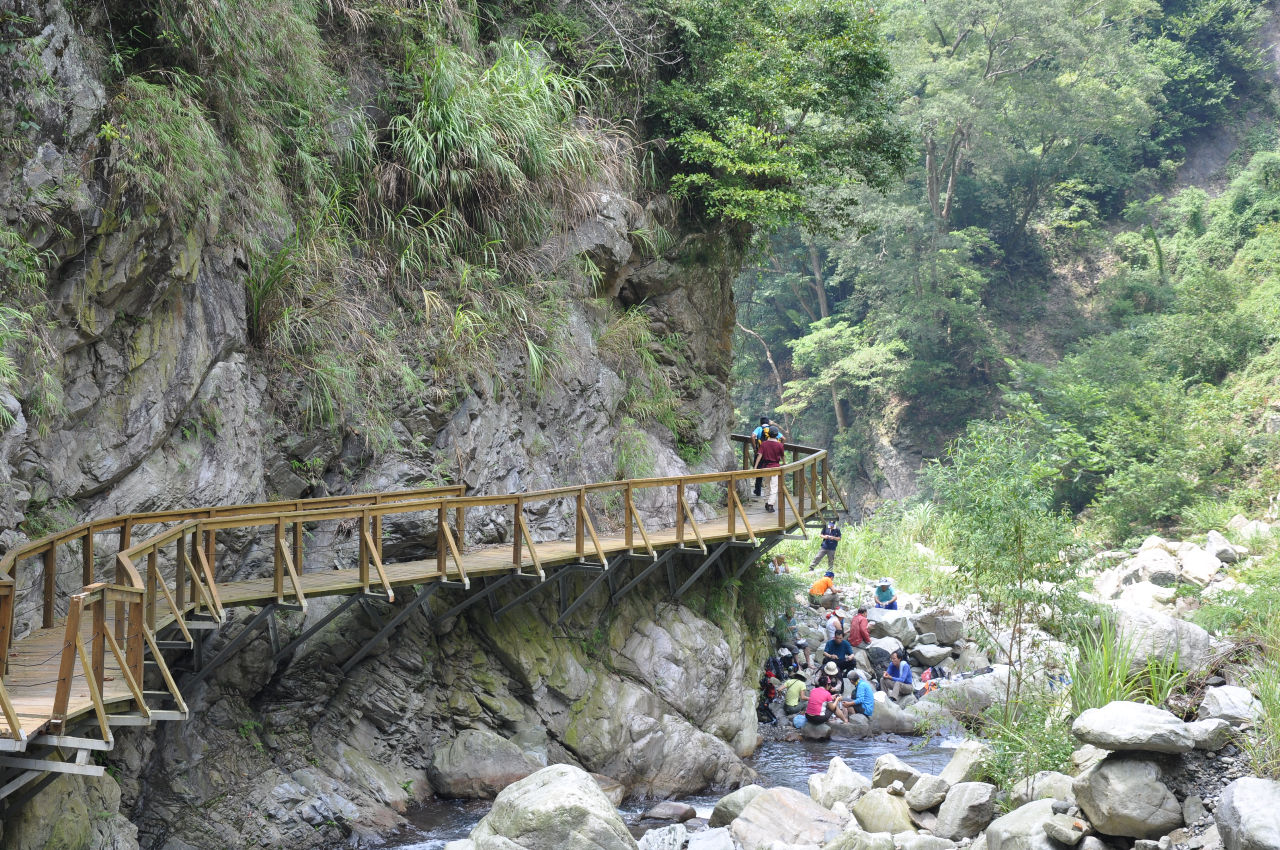 蝴蝶谷瀑布棧橋
