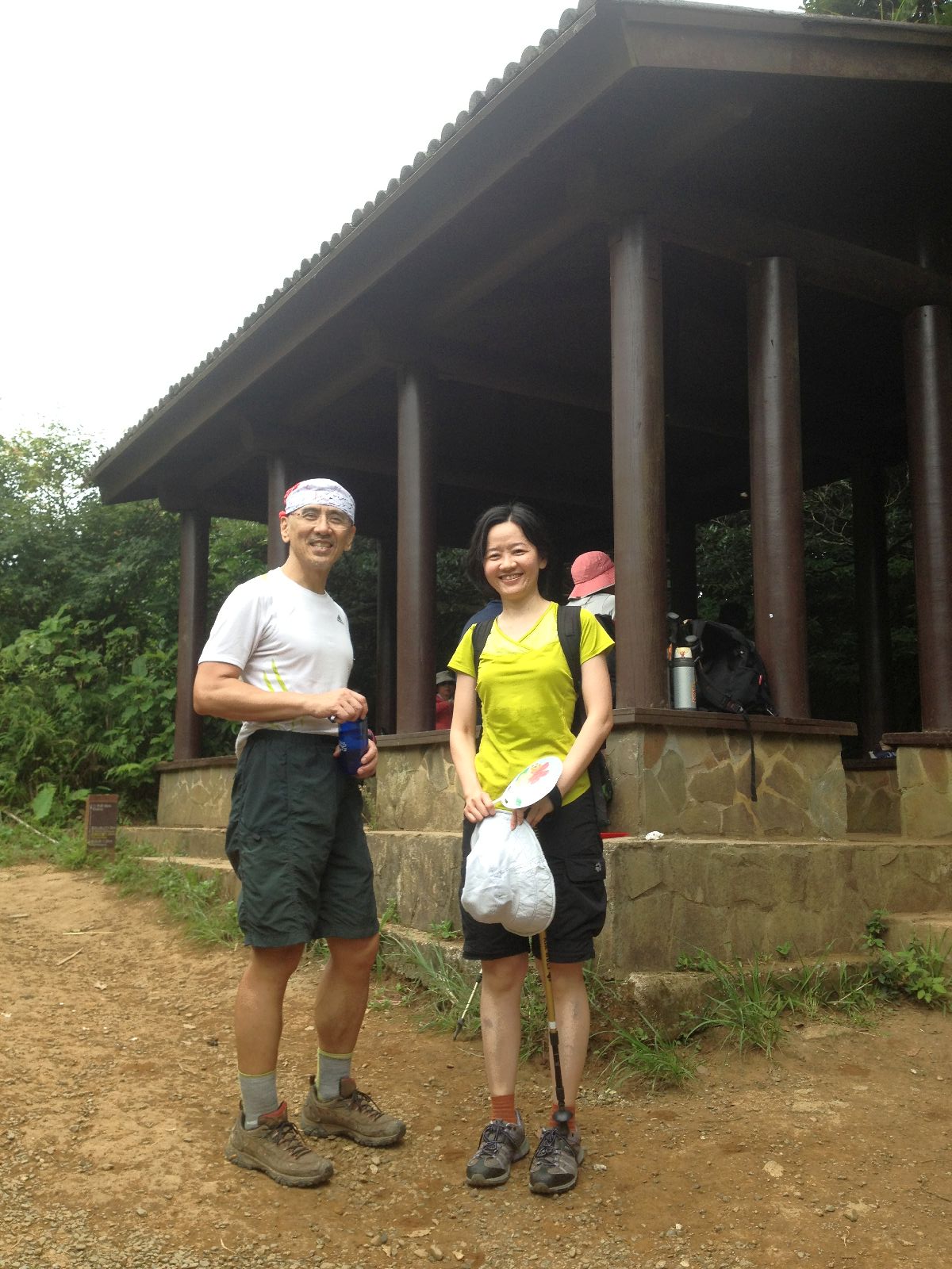 經濟系學長學妹 @大屯西南峰叉路口涼亭