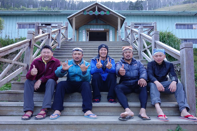 我, 小松, 倒立先生, 黑熊, 行健學長