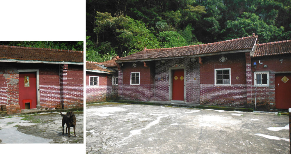 石牛山登山口附近的三合院古厝, 原來以為沒人住, 不料卻有一隻狗狗從西廂的門的底部的洞跑出來(左圖), 大家沒注意到門有洞, 突然看到狗, 都覺得很好笑.