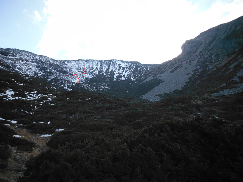 紅點為此次攀登雪山主峰的路線, 最後直上那段是結?隊攀登