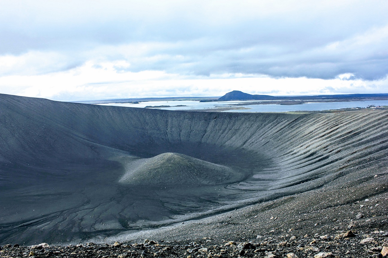 一個超大的火山口 - Hverfjall crater