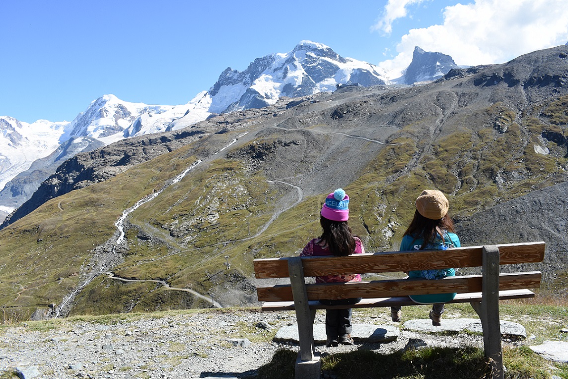 Mountain view in Zermatt (策馬特的雪山與冰川)