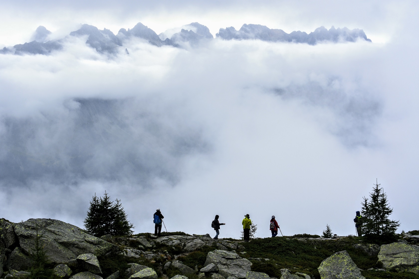Mountain view from Chamonix (霞慕尼的山景)