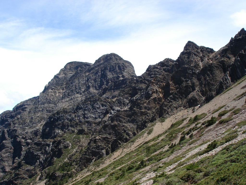 東峰天壘峰