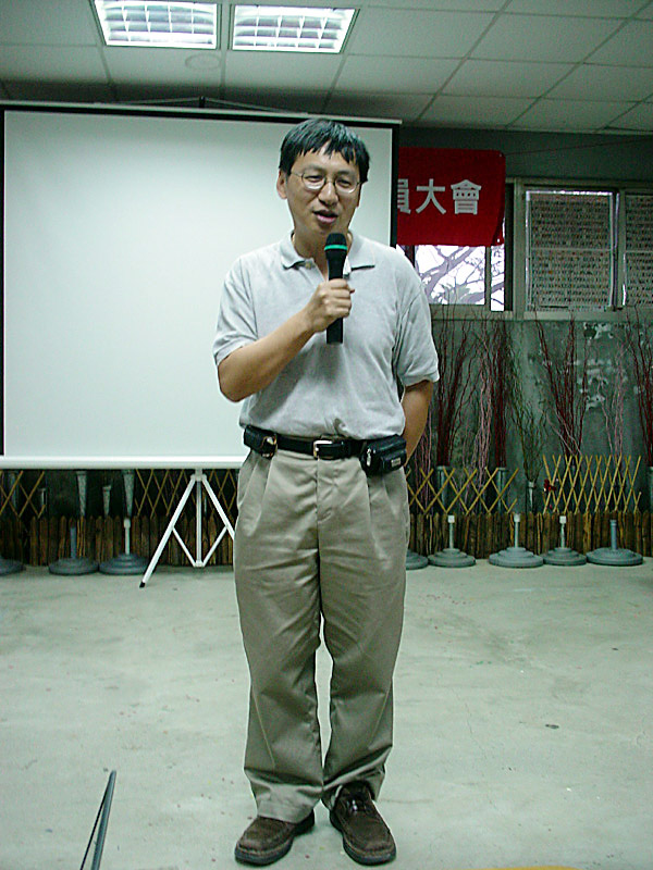 新任理事長─ 文翔致詞 (好像說要多多舉辦老少咸宜的活動 ^^）