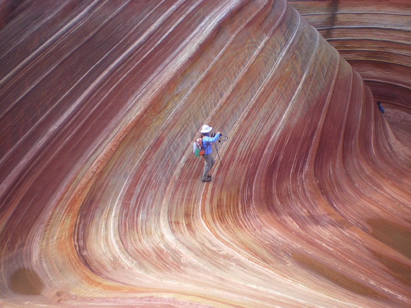 在“波浪”上︰ The Wave in Coyote Buttes Special Management Area, BLM Arizona。