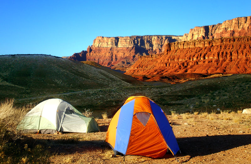 胭脂崖下的李家渡營地︰ Lees Ferry Campground and Vermillion Cliffs。