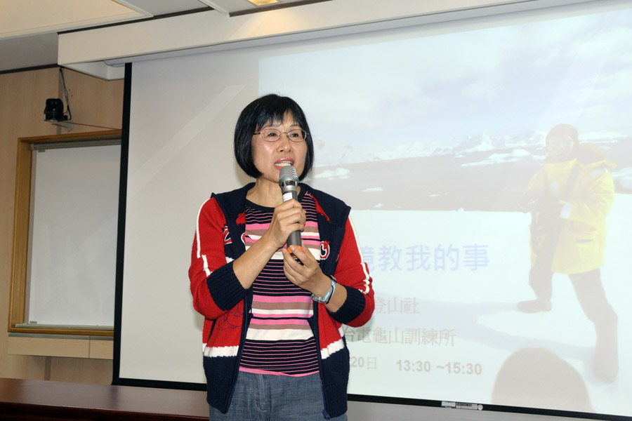 時報出版總經理昭平姊介紹來賓陳維滄先生